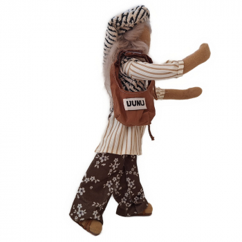 Preview: Sehr cool gekleidete Frau mit Blumenhose